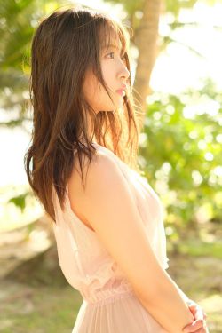 不扣钮的女孩 下载